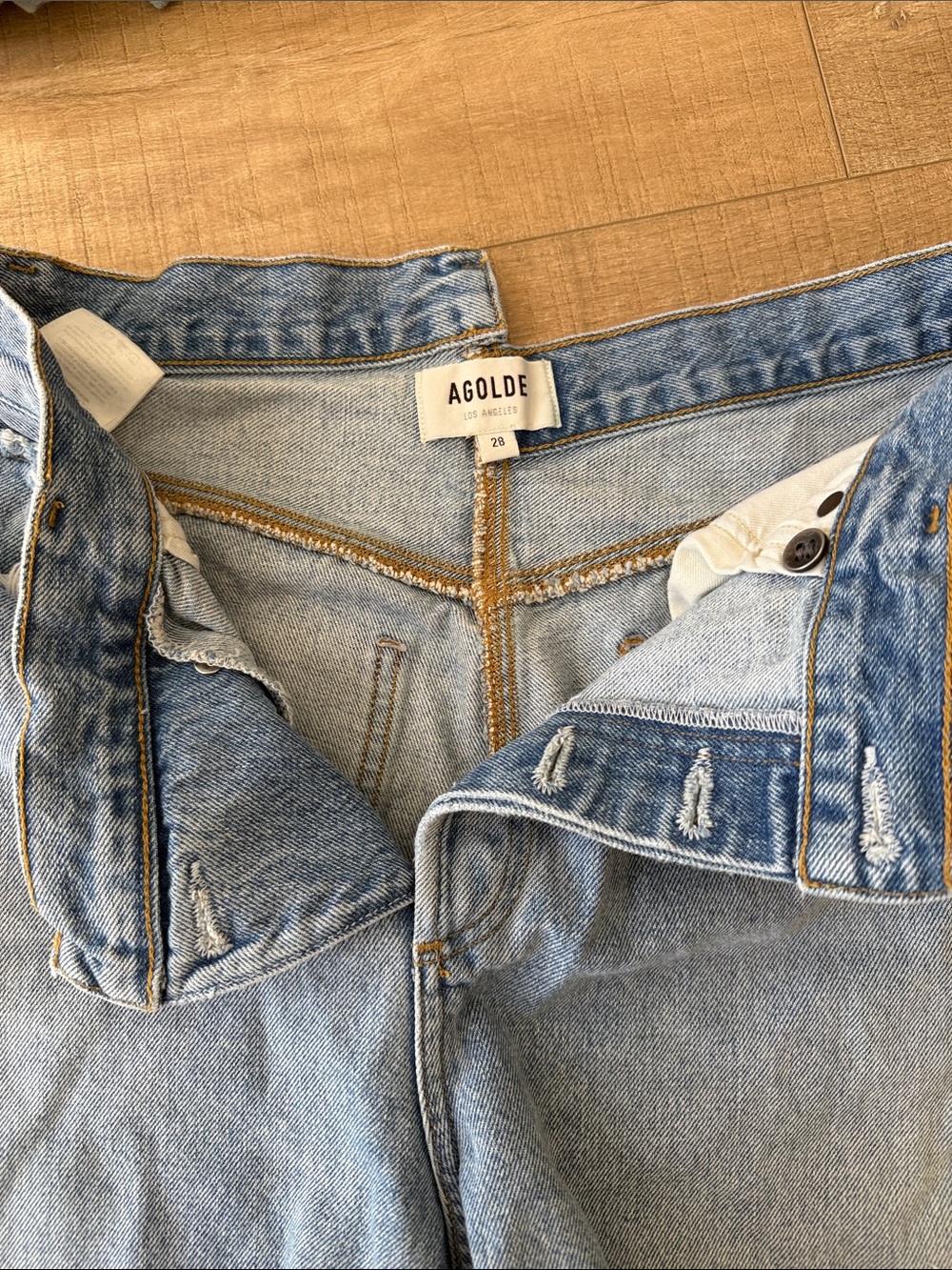 Agolde Criss Cross Light Blue Distressed Denim Women’s Shorts - Picture 2 of 3